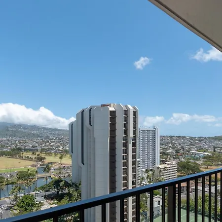 21St Floor Condo With View Of Ko'Olau Mountains And The Ala Wai Canal Condo